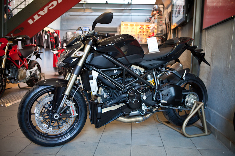 IMAGE(<a href="http://redac.cuk.ch/totheend/misc/ducatige-5.jpg" rel="nofollow">http://redac.cuk.ch/totheend/misc/ducatige-5.jpg</a>)