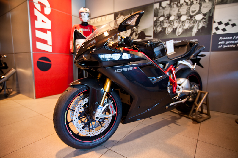 IMAGE(<a href="http://redac.cuk.ch/totheend/misc/ducatige-7.jpg" rel="nofollow">http://redac.cuk.ch/totheend/misc/ducatige-7.jpg</a>)